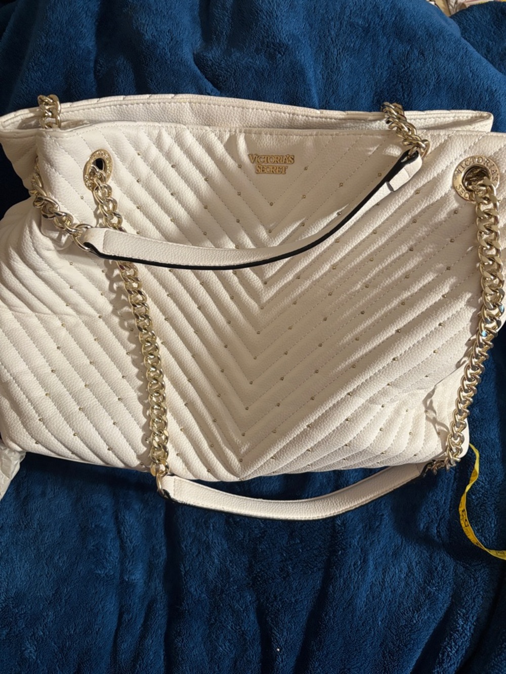 Victoria's Secret White Quilted Tote with Gold Hardware - Picture 4 of 4